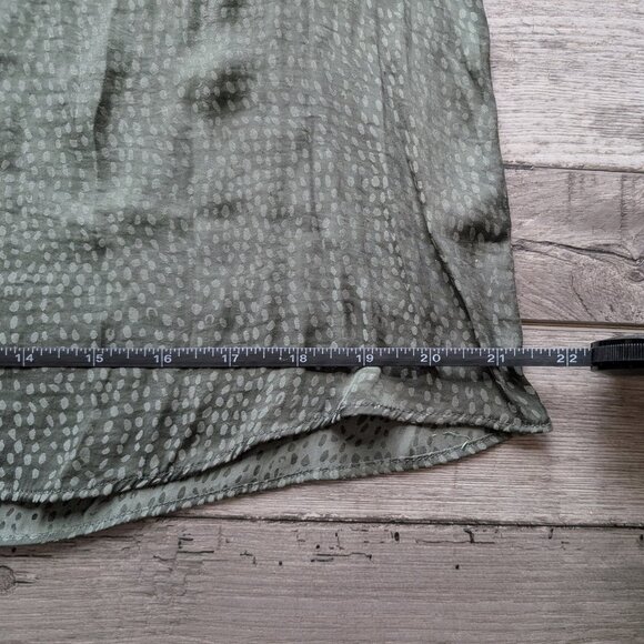 Jennifer Lopez, Sleeveless Flowy Blouse, Olive Green Print, Sz M - Picture 9 of 11
